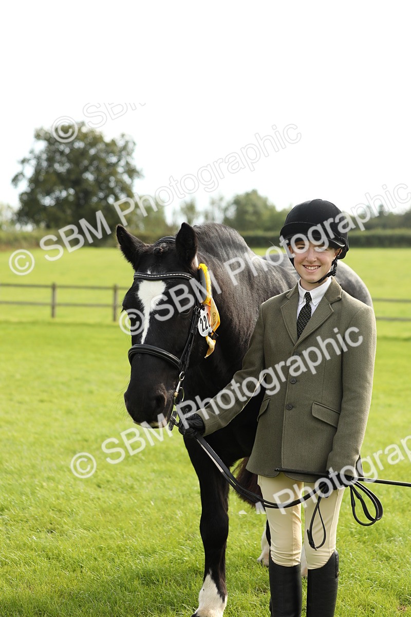 SBM_68766 - S40 - Junior Handler 9-12 Years