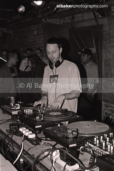 03 - DJ Q Bert @ Sankeys Soap 09.07.02