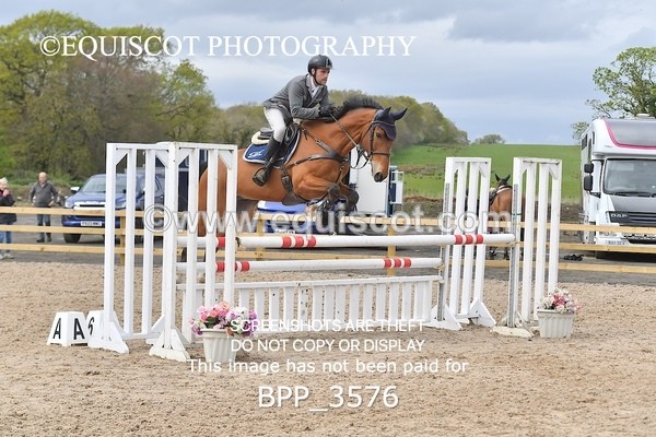 BPP_3576 - CLASS 18 SUN Senior Newcomers/ 1.10m Open