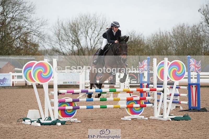 251109-085658-03120 - Cls 15 British Novice and 90cm Open