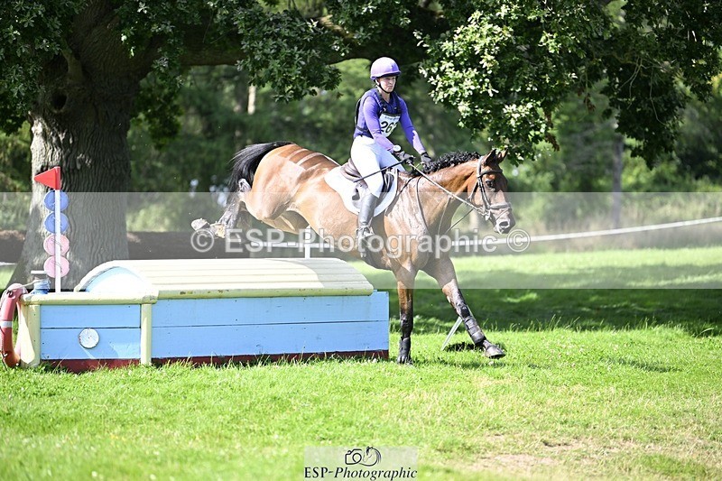 240803-161440-09890 - 262-Taggy_Forester-Bennett-THE_MUSIC_MAKER