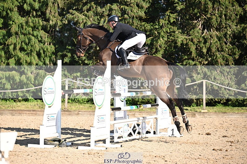 260321A-151042-01063 - 6 Foxhunter 1m 20 Open