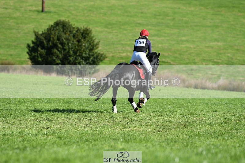 251024A-123825-11625 - B-136-Sophie.Jackson