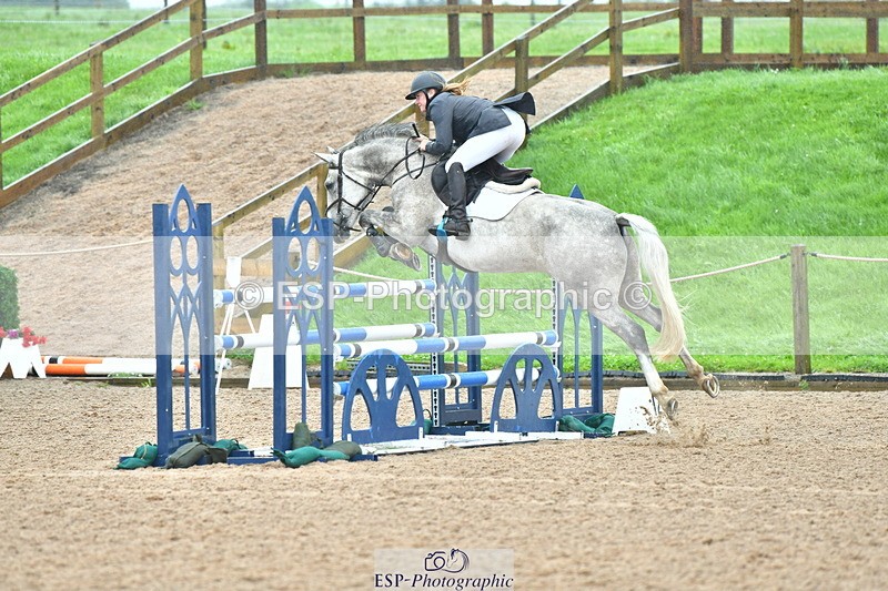 230805A-104335-00196 - Cls 2 Snr Newcomers & 1.10m Open