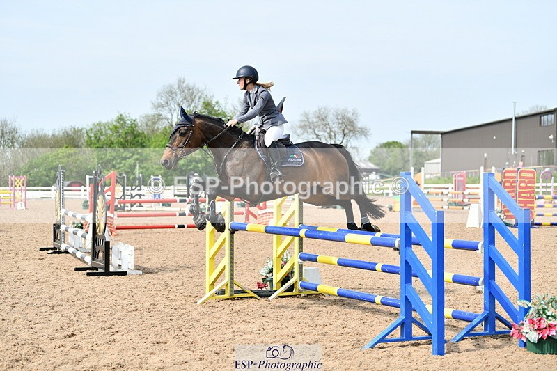 240511A-160235-14253 - Cls 25 British Novice and 90cm Open