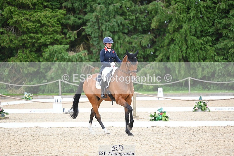 240524-114215-08990 - 520-LONDON_52-Laura_Collett