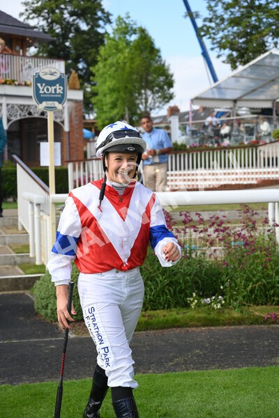 yr23072021r1-5 - Race 1 6.00pm John Wright Electrical Silk Series Lady Riders Handicap