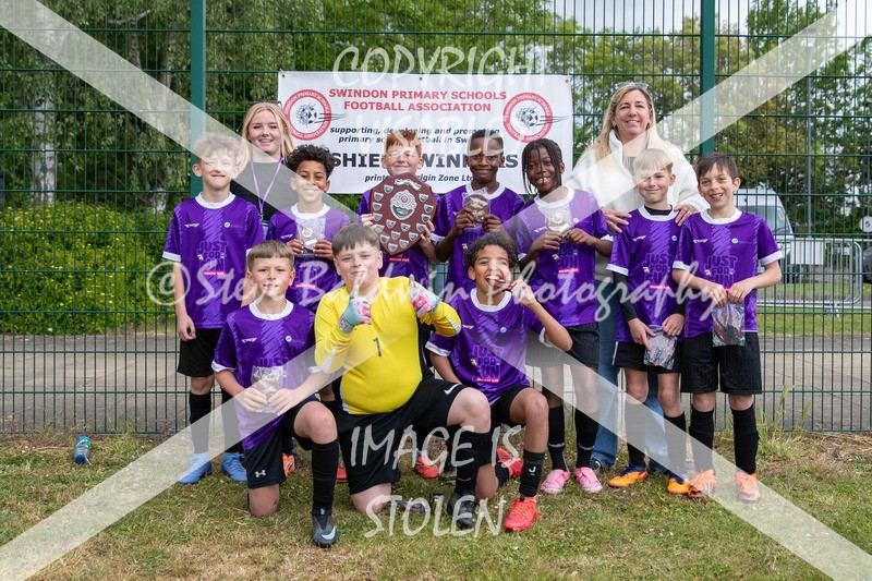 1DX40069 - Brook Field V Goddard Park