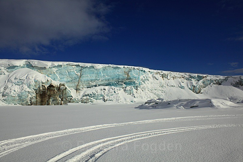 Hayesbreen 0902 - Winter in the daylight