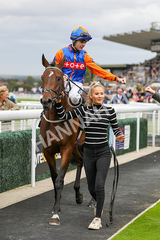 250824-Race 3-Blueandtangerine-9402 - Race 3