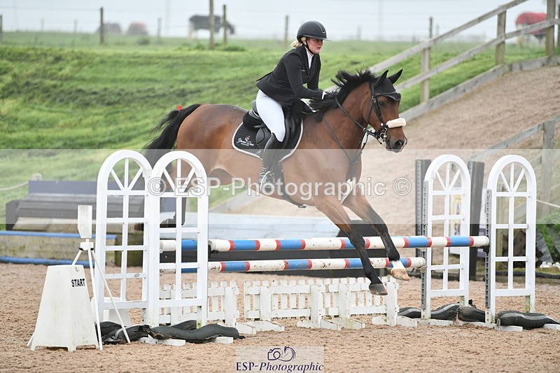 241102A-114704-04403 - SAT Cls 9 British Novice and 90cm Open