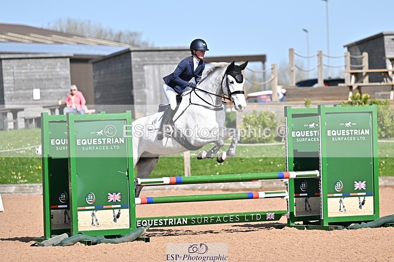 260408-105943-00288 - Cls 2 British Novice and 90cm