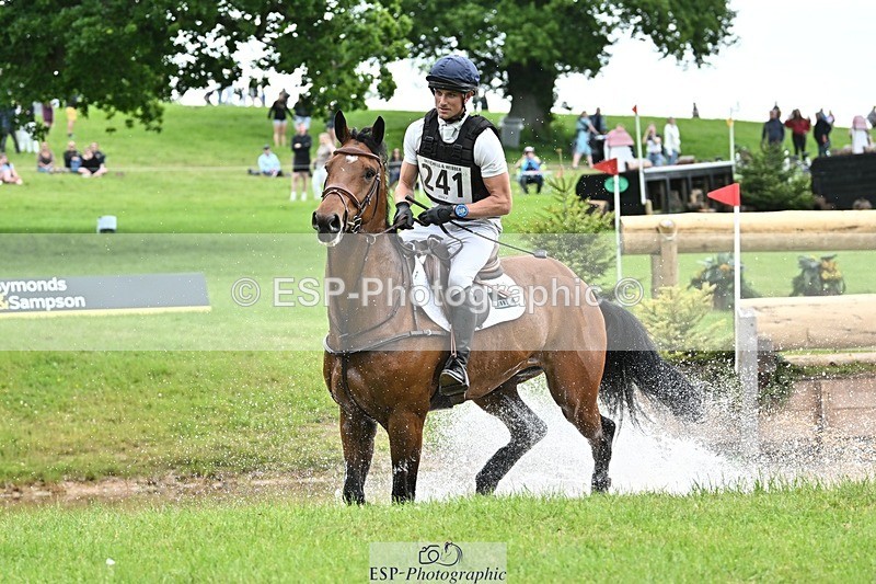 240525-161913-17559 - 241-CLASS_ROMANCE-Jack_Pinkney