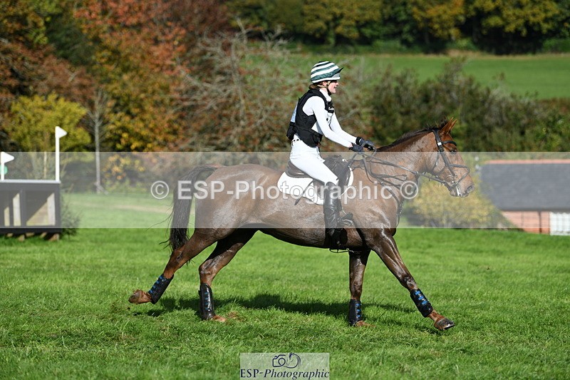 251024A-121242-09206 - B-124-Sophie.Lamb