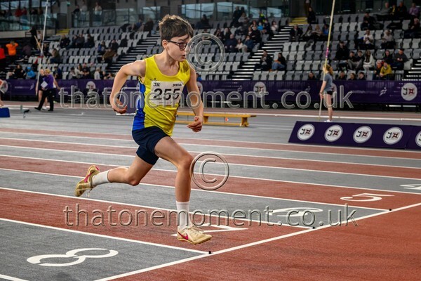 AgeInd25SUN-923459 - Track Male