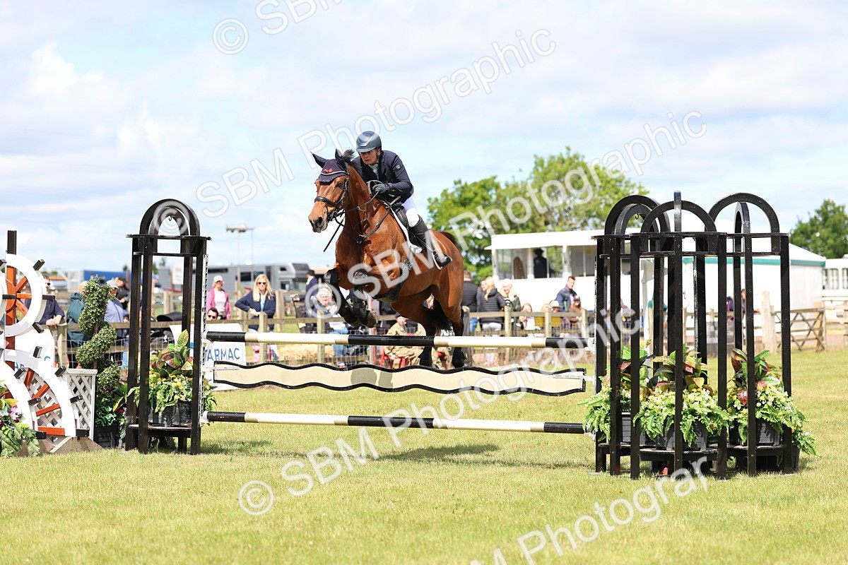 SBM_13575 - Class 206 - Senior Newcomers - 1.10m Open