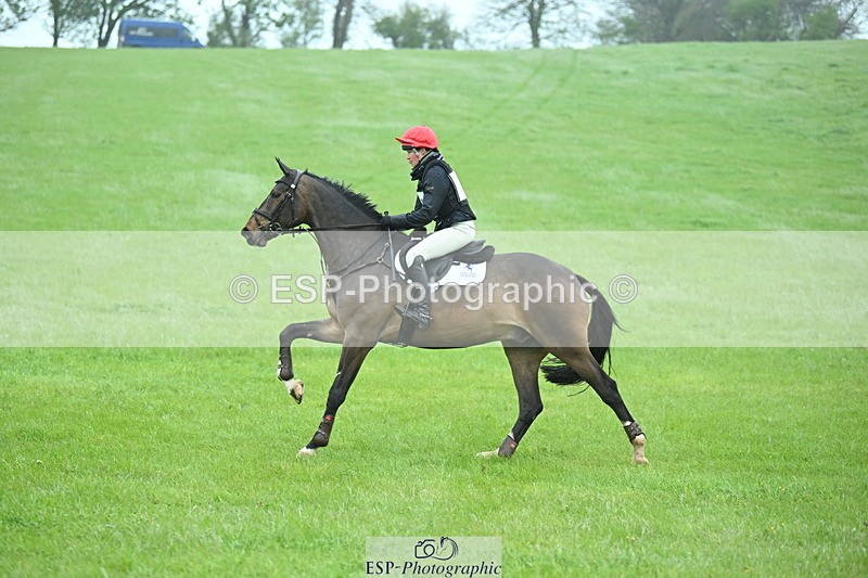 250418-103223-01198 - 017-Rosie.Bradley-Hole-KILMOUNTAIN.TOYBOY