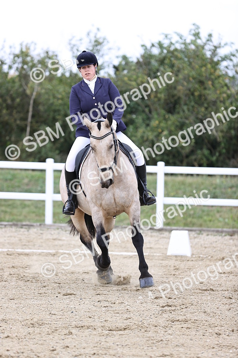 SBM_017917 - Class 14 - Novice 23 - 15.16-16.19