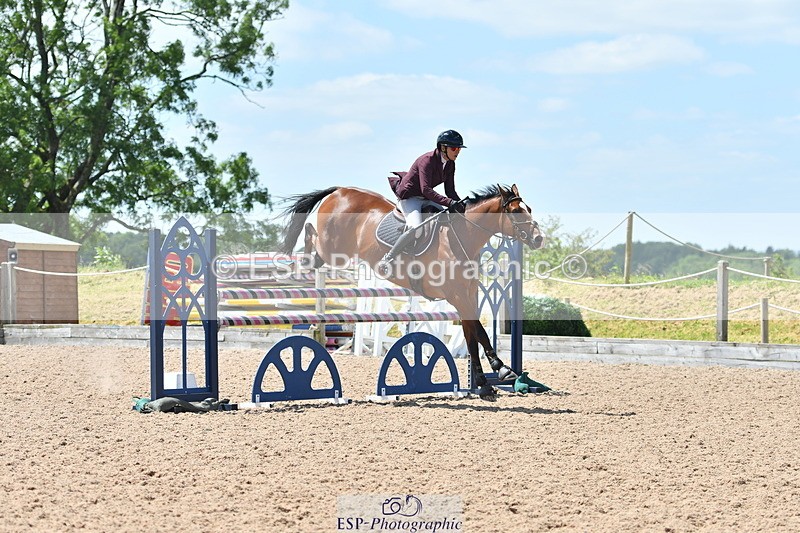 240609A-122905-05185 - Cls 18 Snr Newcomers and 1.10m Open