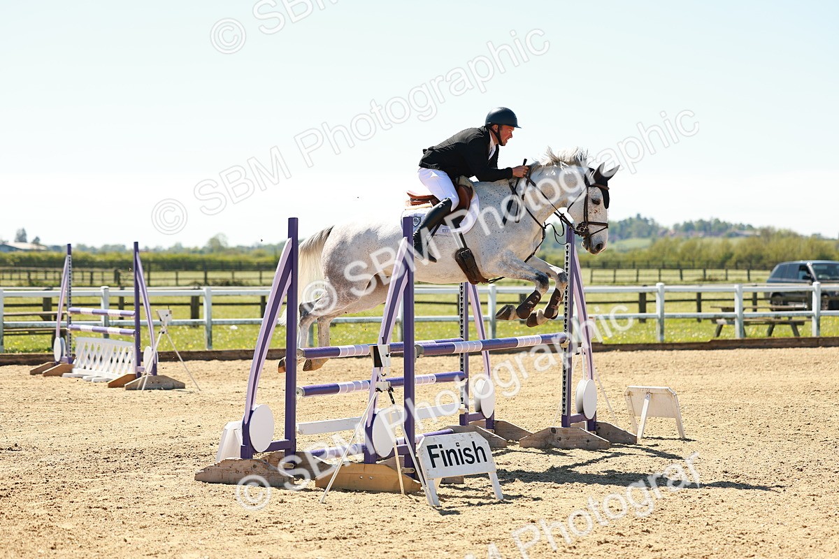 SBM_001222 - Class 4 - Senior Newcomers 1.10m