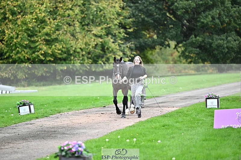 251022A-160956-00733 - A-012-Beth.Hobden