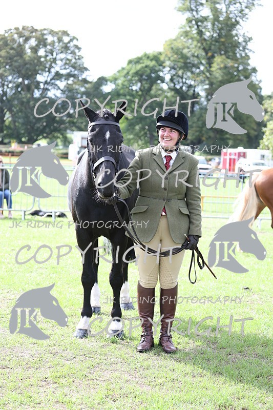 APP_2606 - Class 9 Veterans in hand