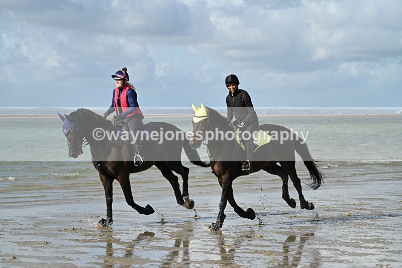 WJ7_4427 - Leigh Kelly & Jade Bennett 25-08-24