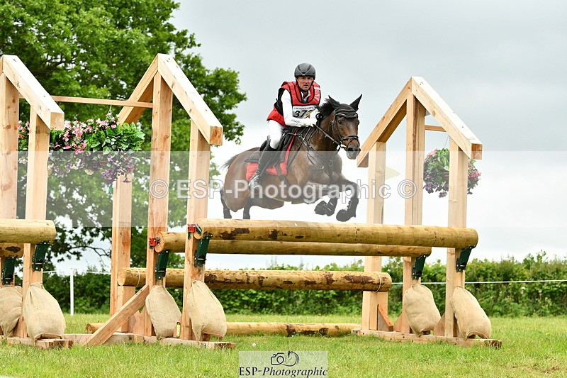 250524A-132127-10542 - B-373-Ben.Lee.Liles-FINCH.FANCY