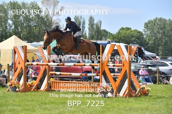 BPP_7225 - CLASS 3 Andrew Hamilton Coach, RHS Foxhunter Championship Qualifier