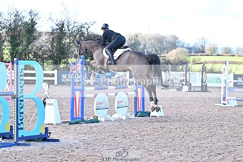 251203-130918-00634 - Cls 4 Newcomers and 1.10m Open