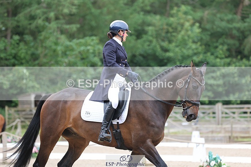 240524-092128-07143 - 254-KILBUNNY_RIOJA-Kate_Penny