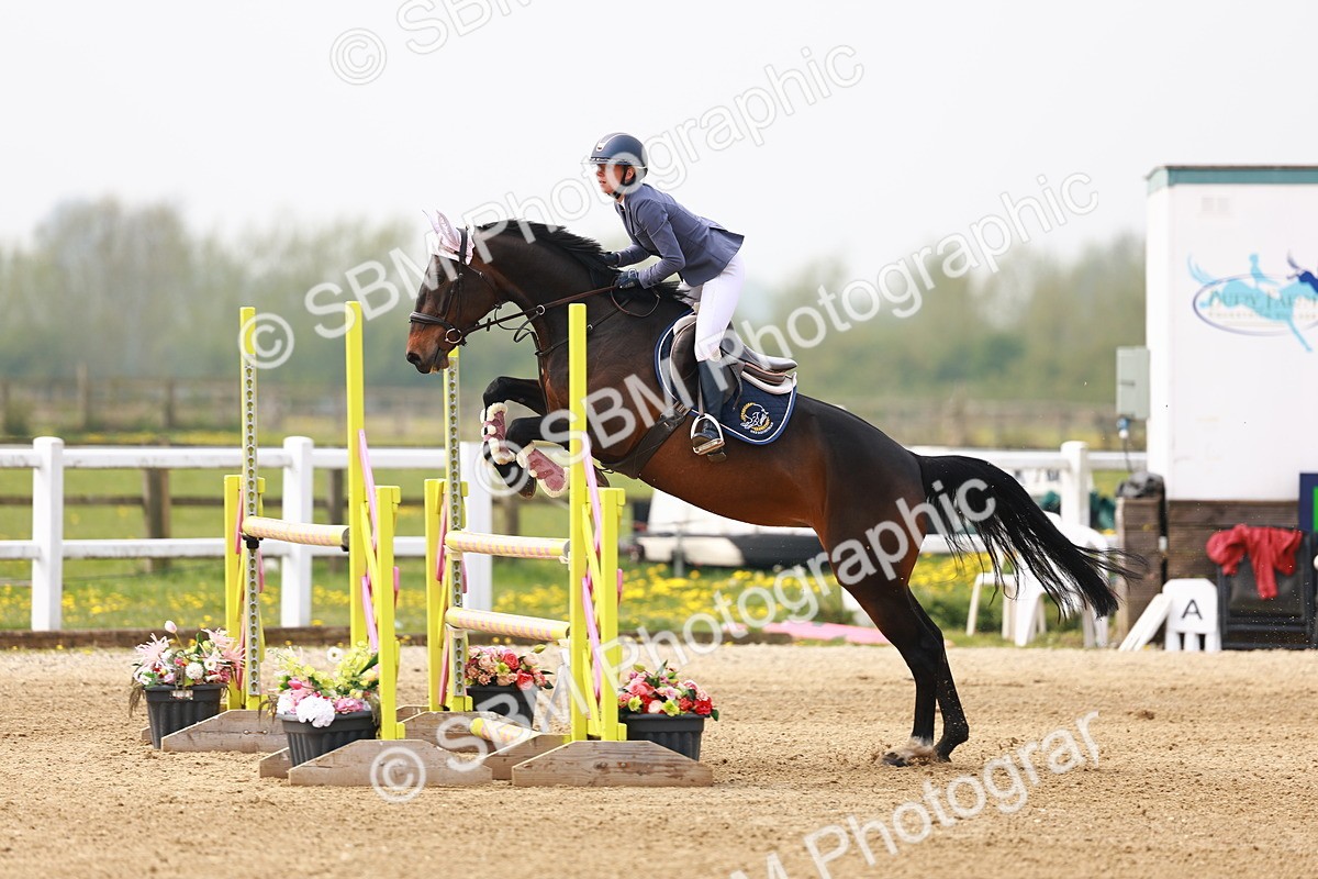  - Class 17 - Senior 1.05m