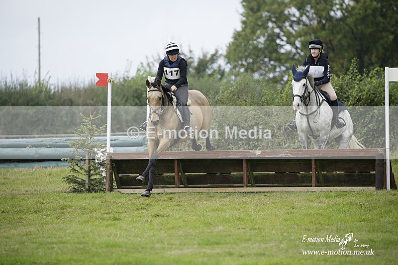  WWHT 171021 2329 - Novice Pairs (0.80m)  17/10/21