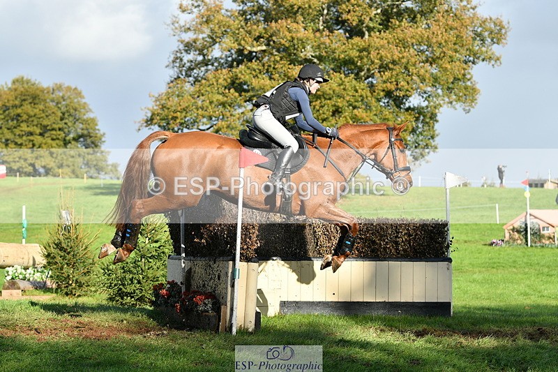 251025A-151509-21777 - G-560-Josie.Dix