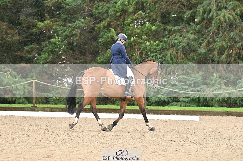 251023A-125254-02019 - C-240-Issy.Hollidge