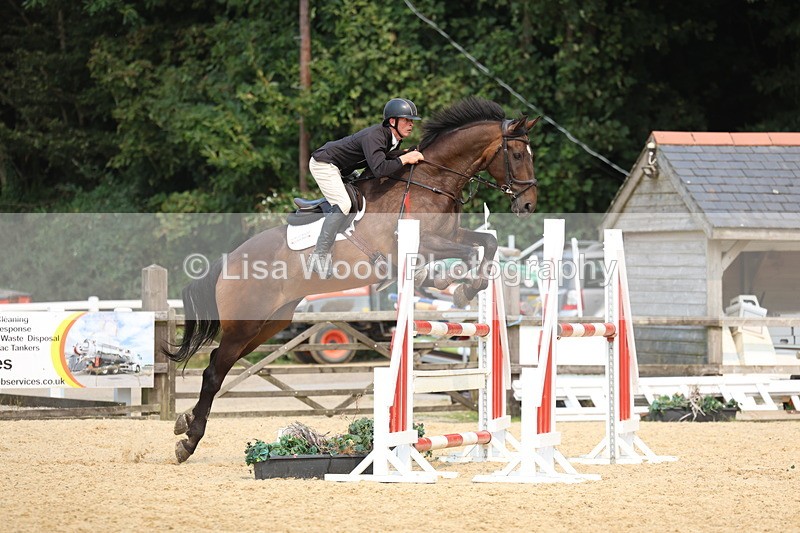 3E7A2580 - Class 8: Senior Newcomers/1.10m open