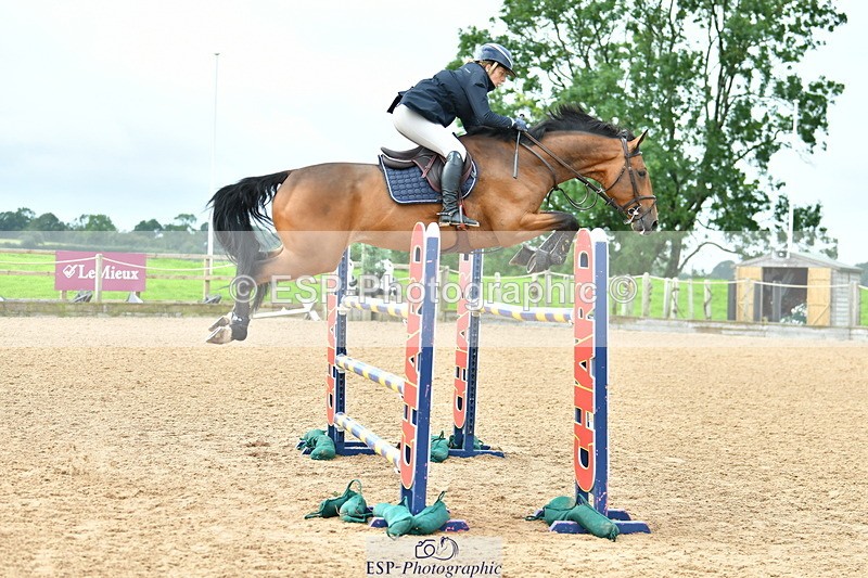 230805A-120920-00346 - Cls 3 Snr Foxhunter & 1.20m Open