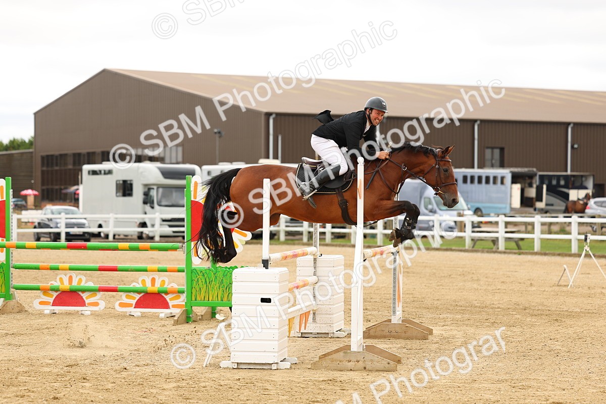 SBM_009888 - Class 3 - Senior Newcomers - 1.10m Open