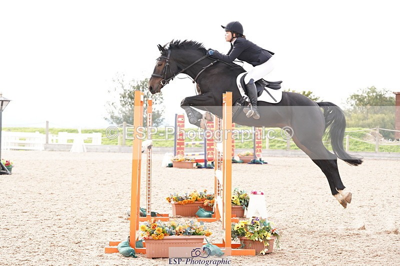 241004A-151130-00906 - Fri 04 Snr Fox & 1.20m Open