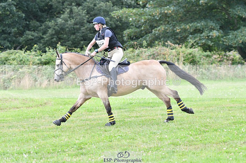 240804-113313-11808 - 316-Chloe_Dunn-TOWERHILL_SHAMIE