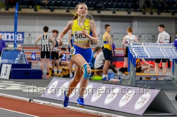 AgeInd25SAT-919985 - Track Female Set Two