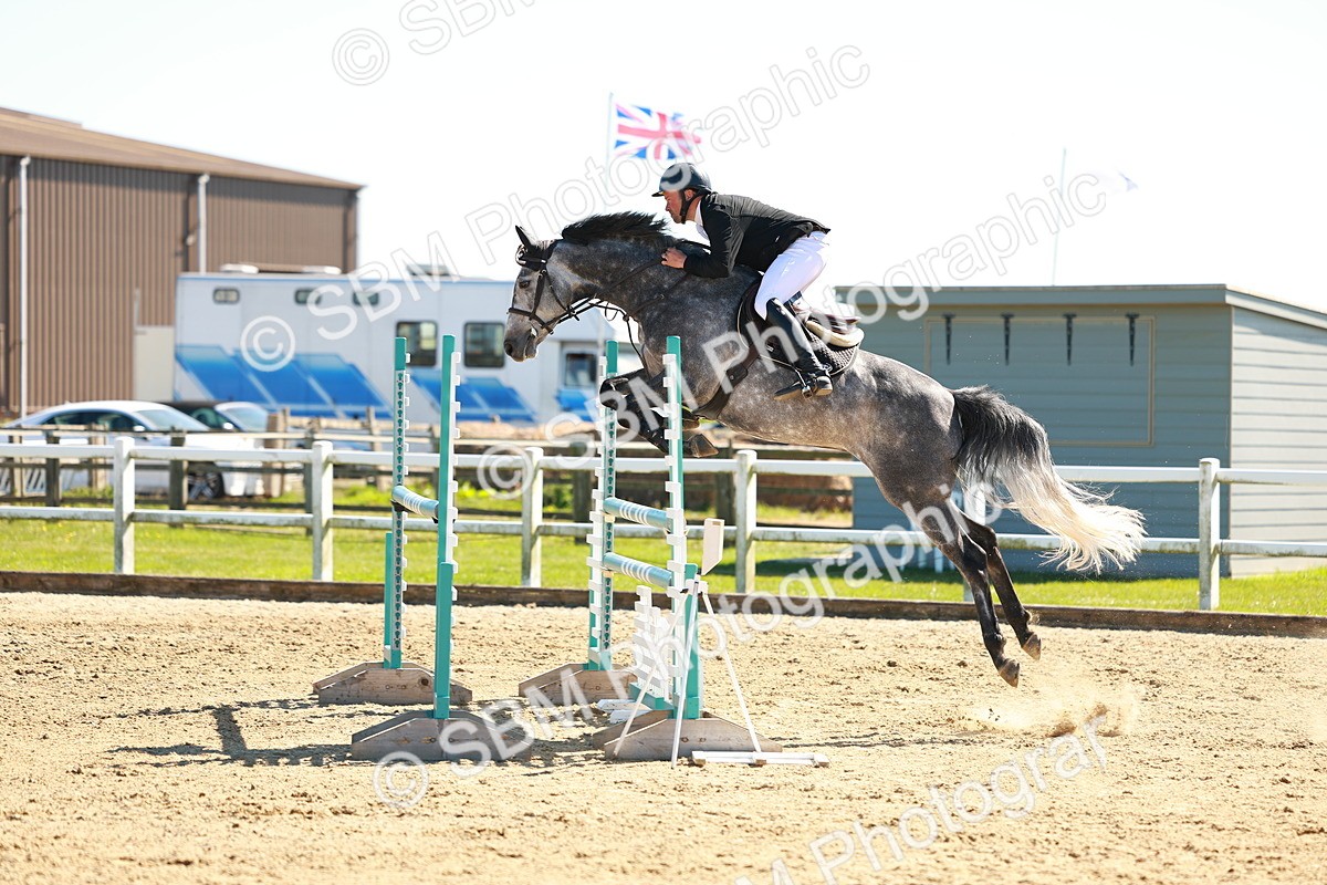 SBM_001846 - Class 5 - Senior Foxhunter - 1.20m