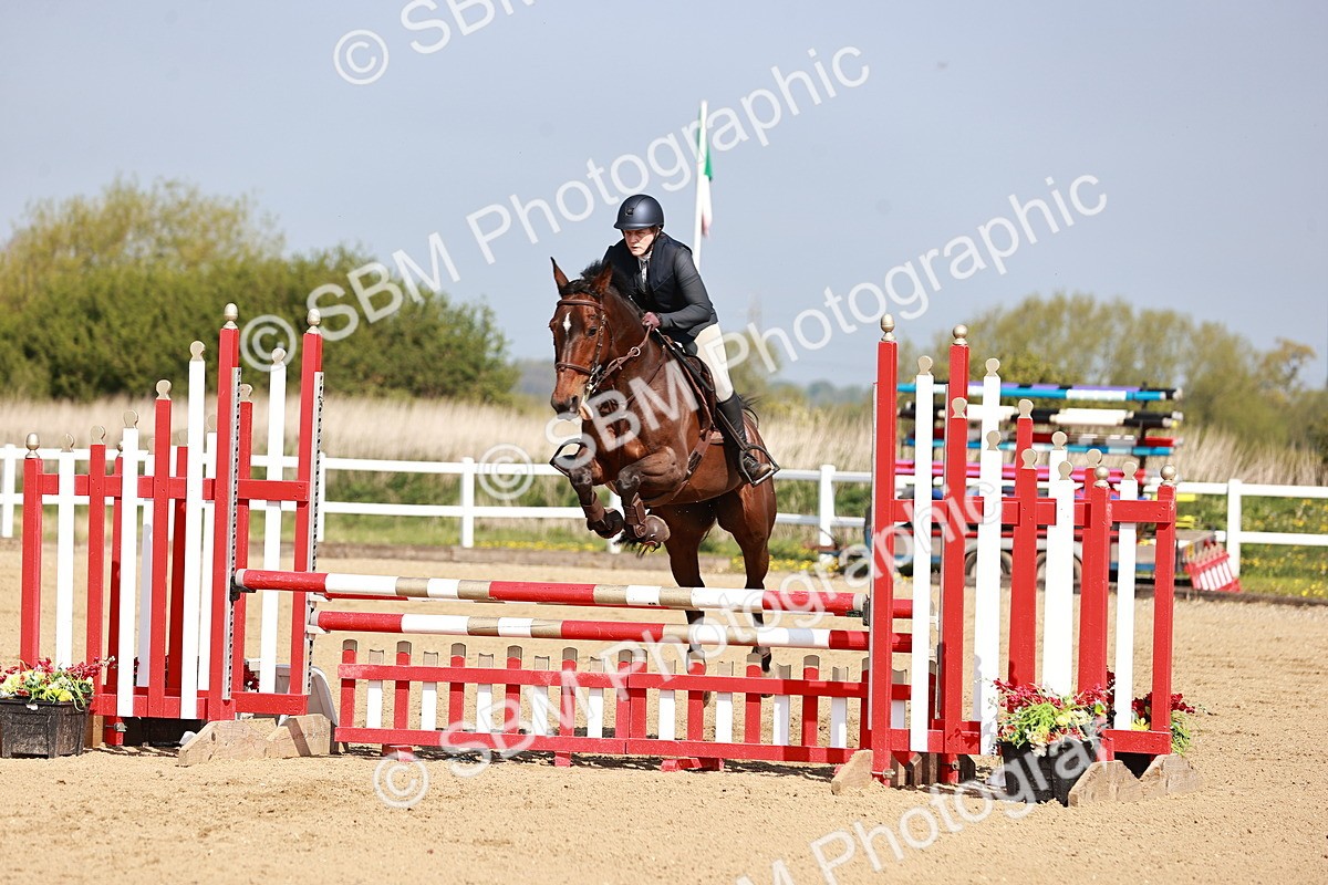  - Class 21 - Senior British Novice - 90cm