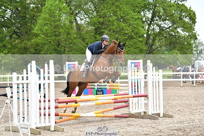 230512-093310-00337 - Cls 10 Snr 85cm Schooling