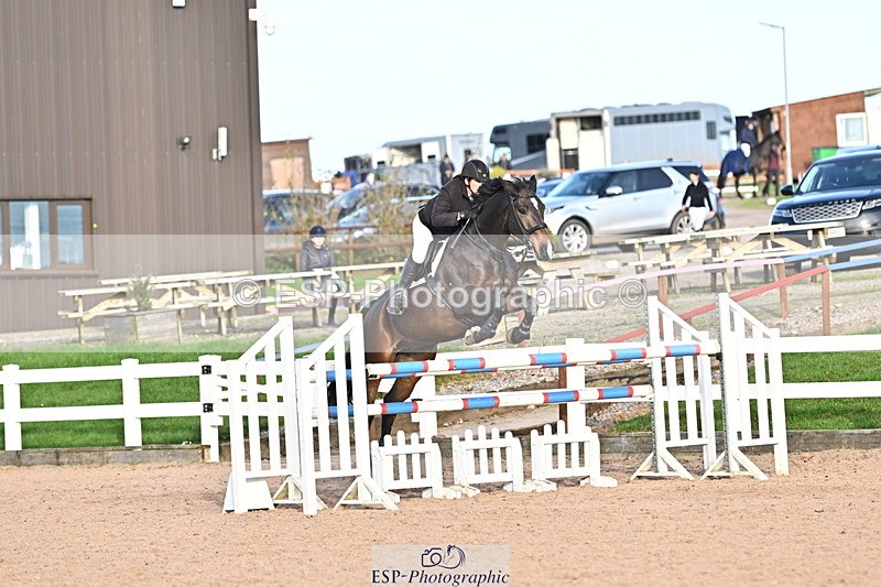 241113A-143101-00881 - Cls 05A&B Snr Fox & 1.20m Open