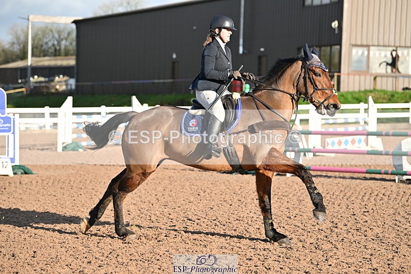 231209A-111156-01582 - Cls 11 Snr 1.05m Open