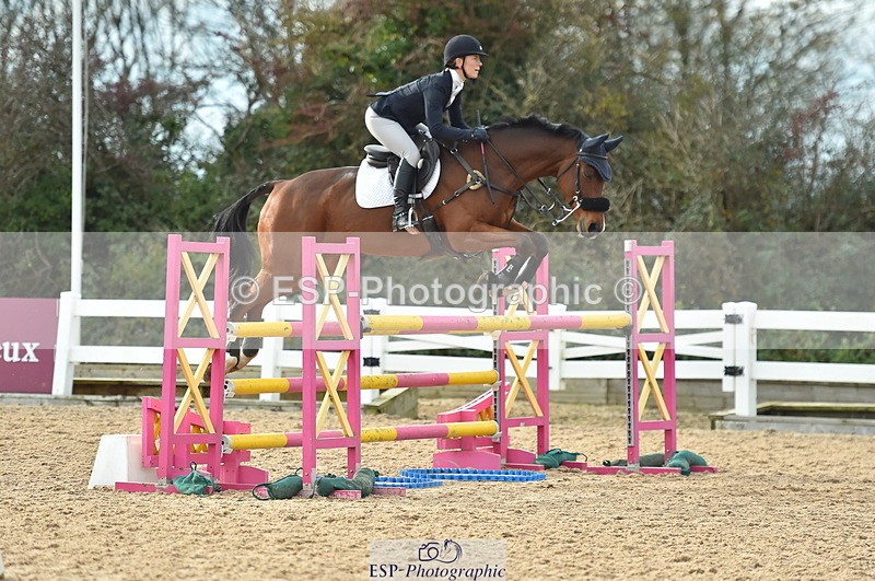 231111A-124620-01955 - Cls 12 Newcomers & 1.10m Open