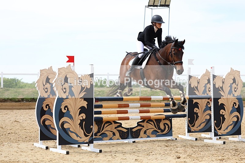 3E7A7117 - Class 7: Senior Newcomers/1.10m open