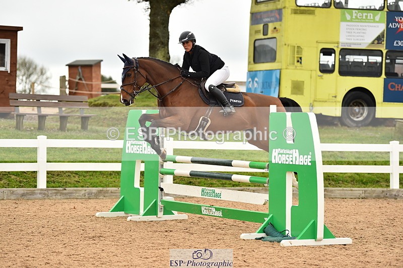 231122A-131926-00444 - Cls 4 Newcomers & 1.10m Open