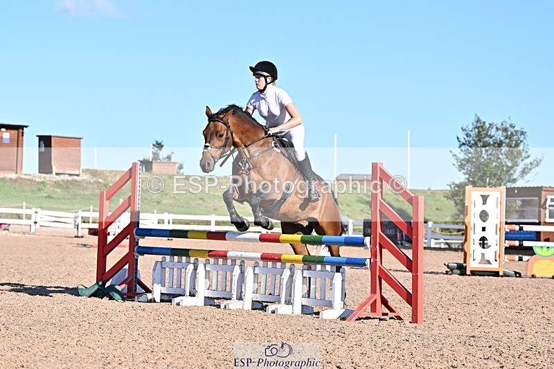 250708A-183920-00616 - 90cm Classes